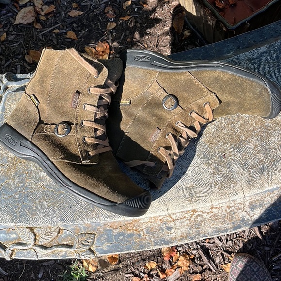 EUC Keen olive suede tie boots EU 39.5 US 9 - Picture 5 of 13